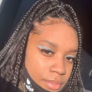 Meet your Posher, Toni